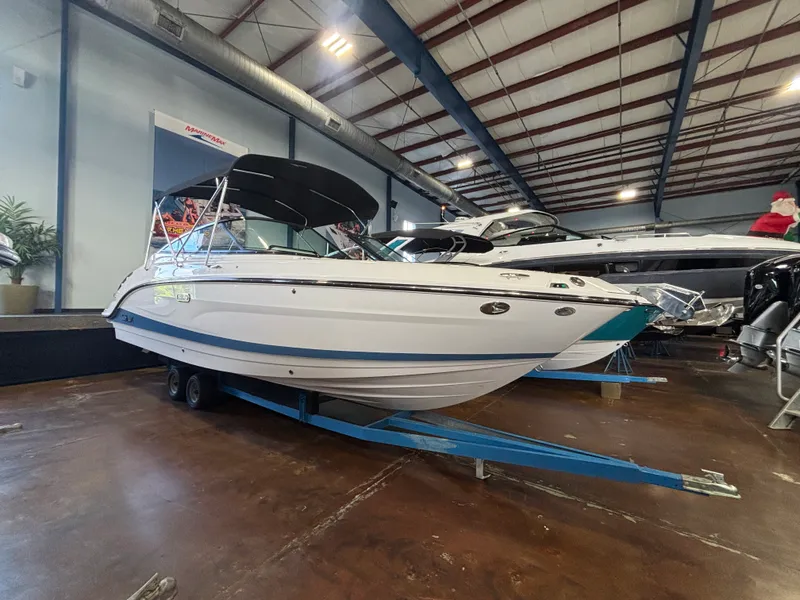 Slide: The Image of Sea Ray SLX 260 Outboard 2026 - 2