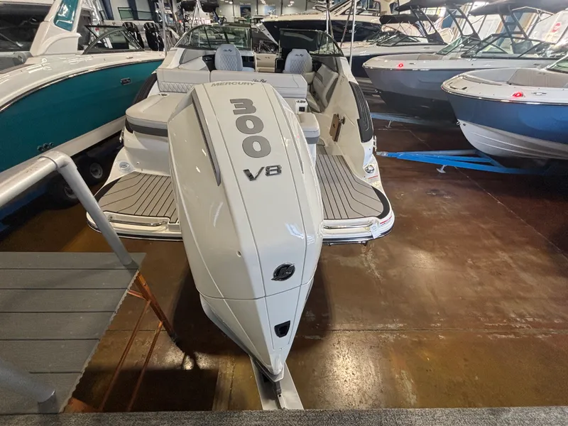 Slide: The Image of Sea Ray SLX 260 Outboard 2026 - 4