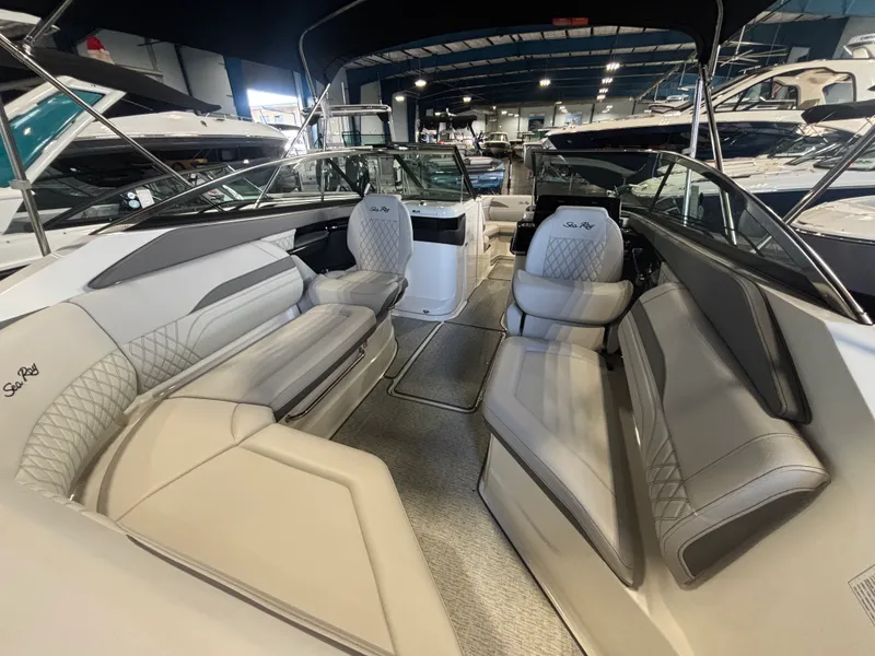 Slide: The Image of Sea Ray SLX 260 Outboard 2026 - 9