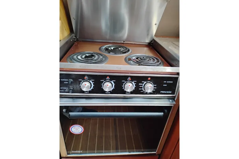 Slide: The Image of Electric stove and oven in 1990 Bayliner 3888 Motoryacht kitchen. - 29