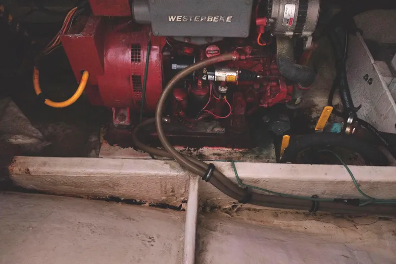 Slide: The Image of Bayliner 3888 Motoryacht 1990 - 50