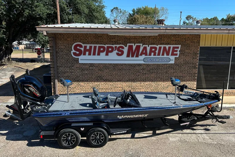 The Image of 2026 Phoenix 721 ZXL boat at Shipp's Marine dealership. - 0