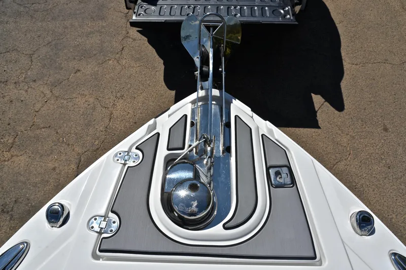 Slide: The Image of Bow of 2023 Monterey 275SS Super Sport boat with anchor and deck details. - 29
