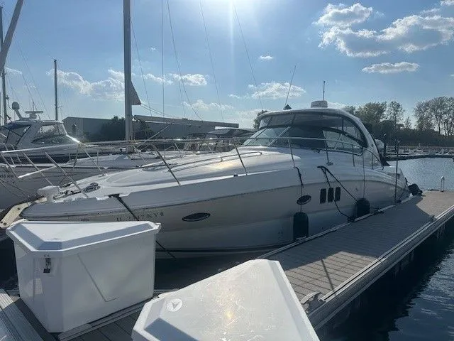 The Image of Sea Ray 38 Sundancer 2006 - 0