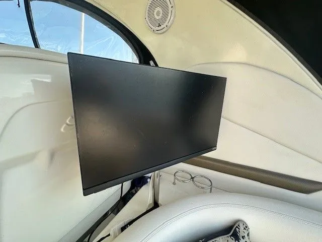 Slide: The Image of Sea Ray 38 Sundancer 2006 - 10