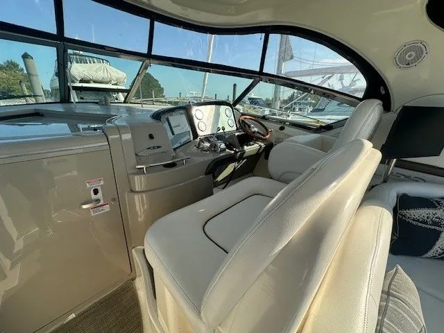 Slide: The Image of Sea Ray 38 Sundancer 2006 - 11