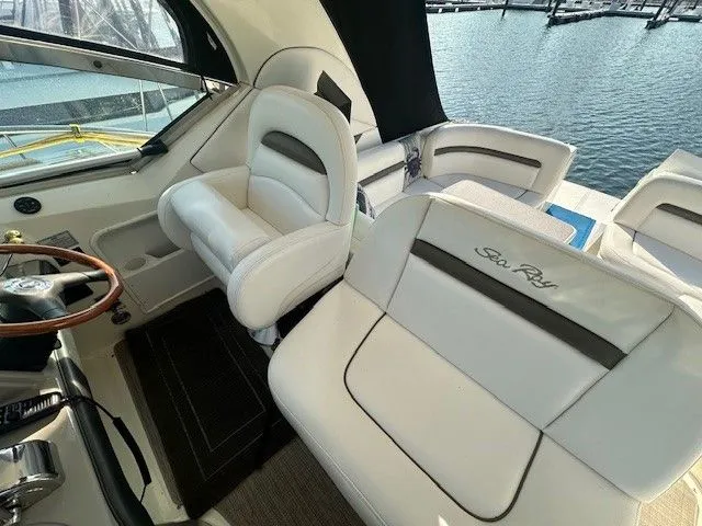 Slide: The Image of Sea Ray 38 Sundancer 2006 - 13