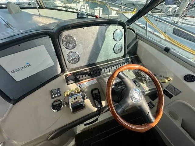 Slide: The Image of Sea Ray 38 Sundancer 2006 - 14