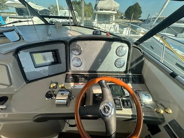 Slide: The Image of Sea Ray 38 Sundancer 2006 - 15