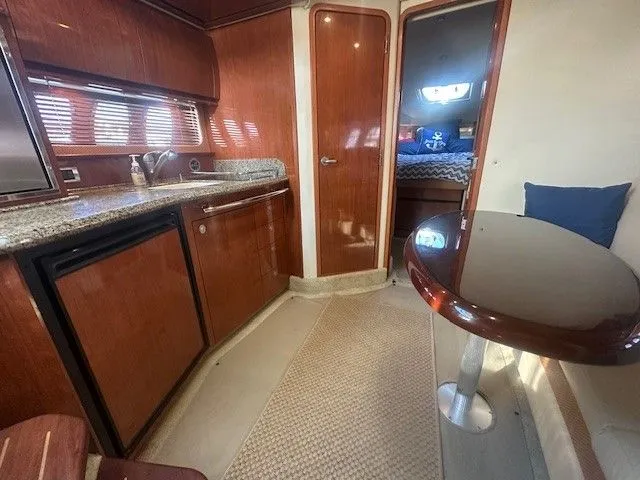 Slide: The Image of Sea Ray 38 Sundancer 2006 - 25