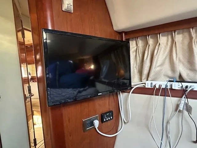 Slide: The Image of Sea Ray 38 Sundancer 2006 - 38