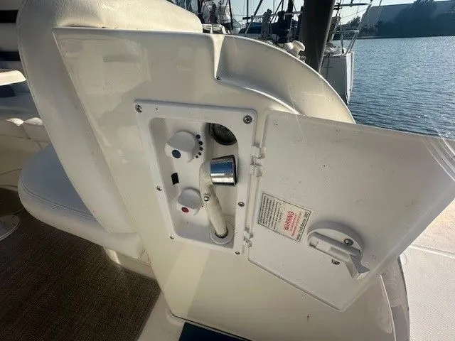 Slide: The Image of Sea Ray 38 Sundancer 2006 - 7