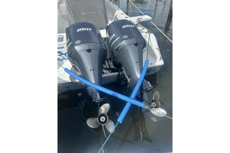 Slide: The Image of Twin Yamaha 250 engines on 2021 Sea Hunt Gamefish 27 Coffin Box boat. - 22