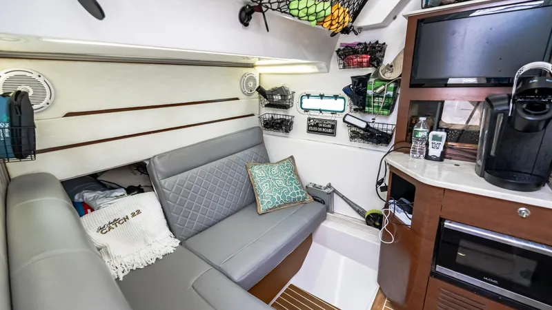 Slide: The Image of Everglades 435 Center Console 2017 - 50