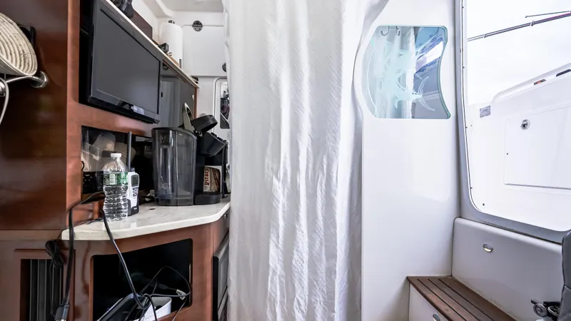 Slide: The Image of Everglades 435 Center Console 2017 - 54