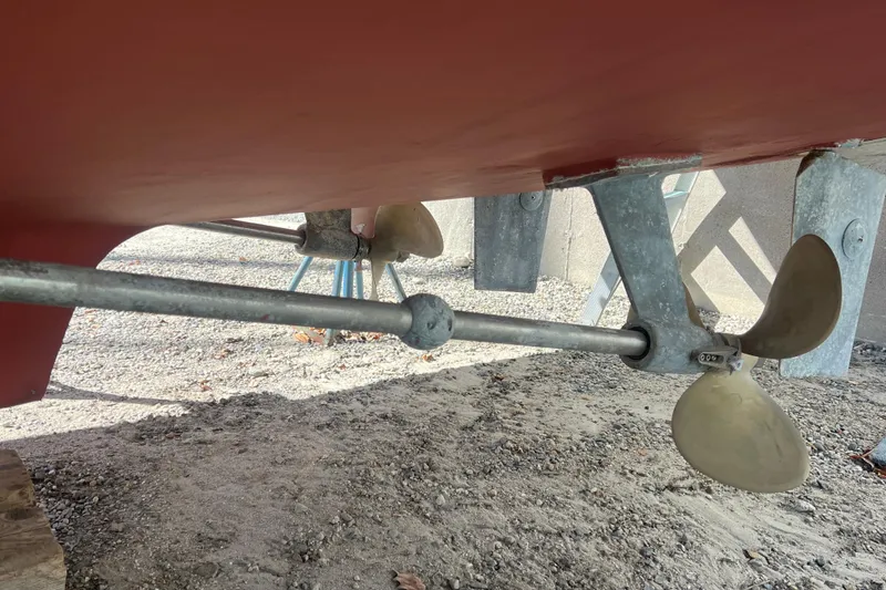 Slide: The Image of Propeller and shaft of 1990 Sabreline 36 Fast Trawler on dry dock. - 92