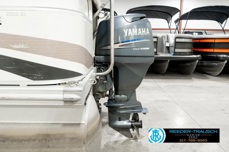 Slide: The Image of Close-up of a speaker on a 2003 Bennington 2050 RL boat. - 40