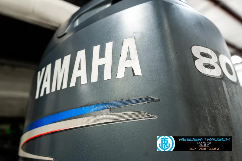 Slide: The Image of Close-up of a cup holder on a 2003 Bennington 2050 RL boat. - 41