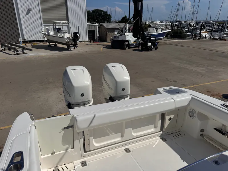 Slide: The Image of Boston Whaler 320 Outrage 2015 - 13