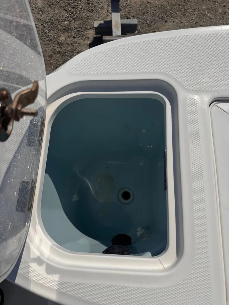 Slide: The Image of Boston Whaler 320 Outrage 2015 - 14