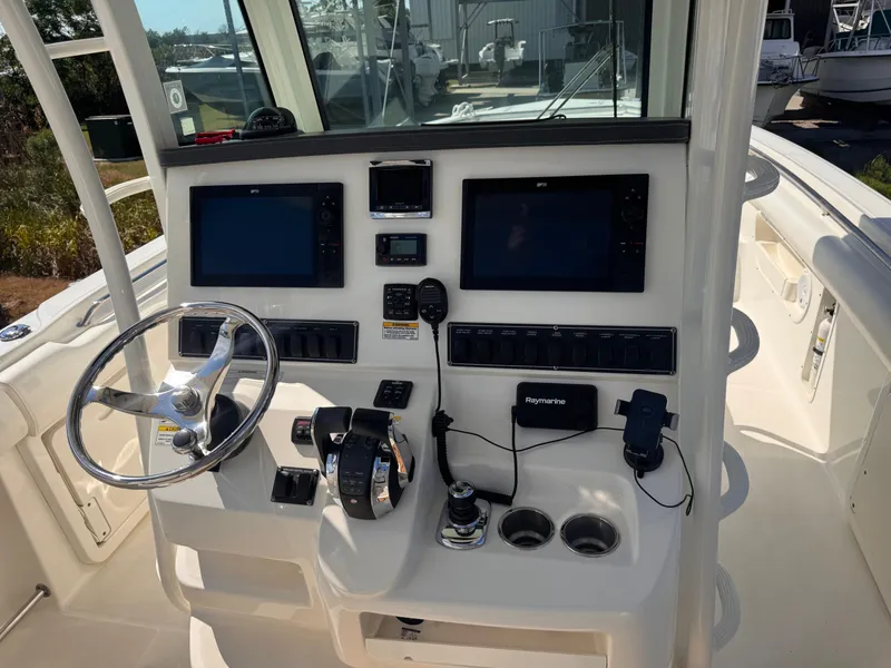 Slide: The Image of Boston Whaler 320 Outrage 2015 - 20
