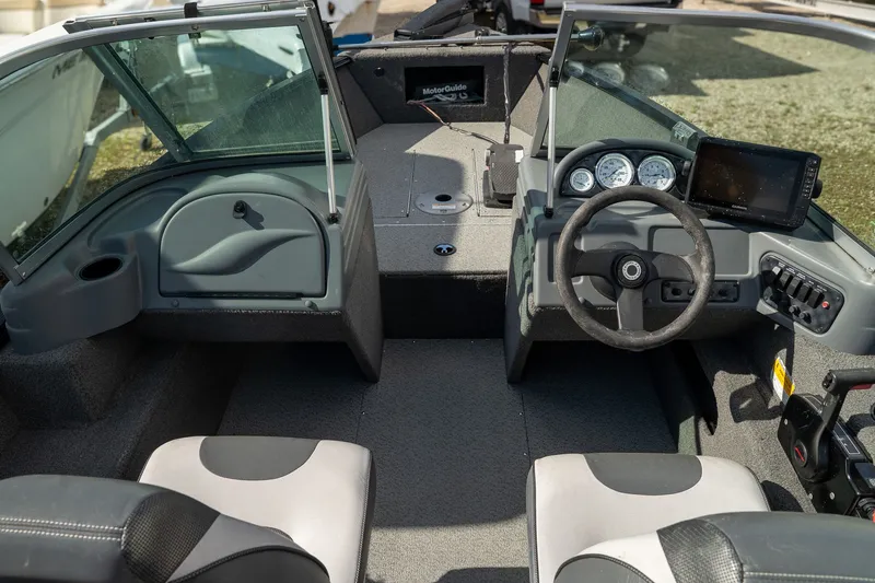 Slide: The Image of Lund 1625 Rebel Xl 2012 - 16