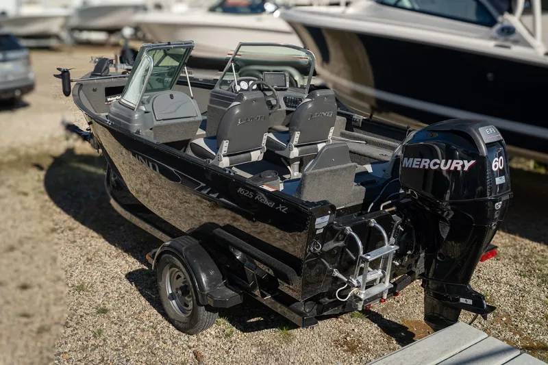 Slide: The Image of Lund 1625 Rebel Xl 2012 - 8