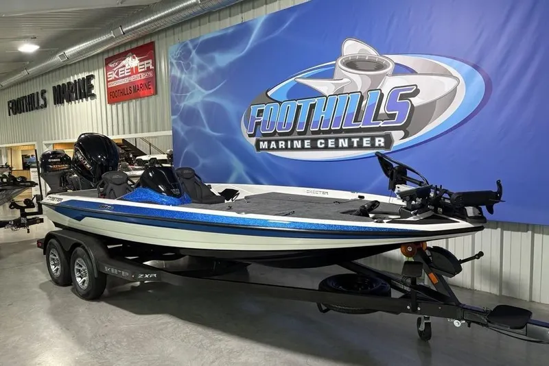Slide: The Image of 2026 Skeeter ZXR19 SE boat displayed at Foothills Marine Center showroom. - 3