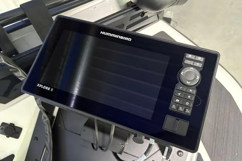 Slide: The Image of Humminbird Xplore 9 fish finder on 2026 Skeeter ZXR19 SE boat dashboard. - 7