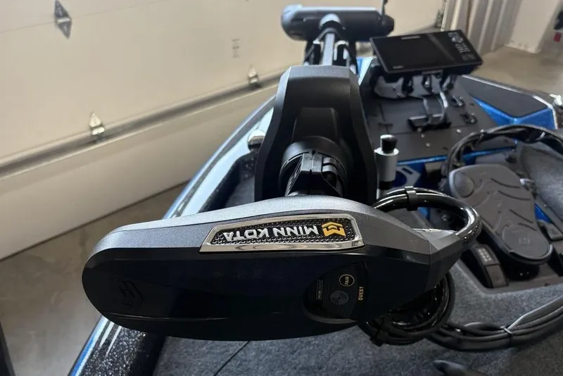 Slide: The Image of Trolling motor on 2026 Skeeter ZXE20 boat with advanced control panel. - 10