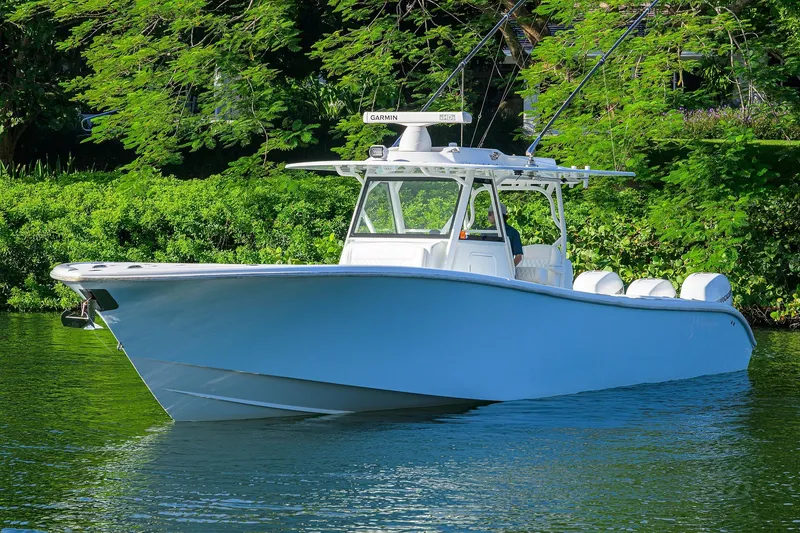 Slide: The Image of Yellowfin 39 Offshore 2021 - 3