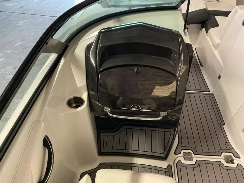 Slide: The Image of Monterey M4 2016 - 15