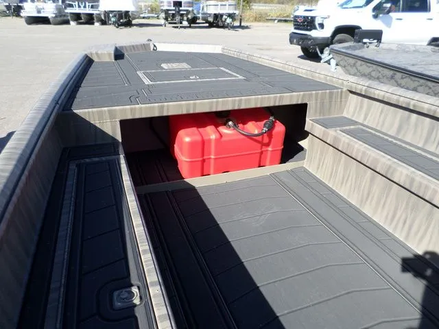 Slide: The Image of Gator-Tail 2054 Extreme CC 2026 - 3