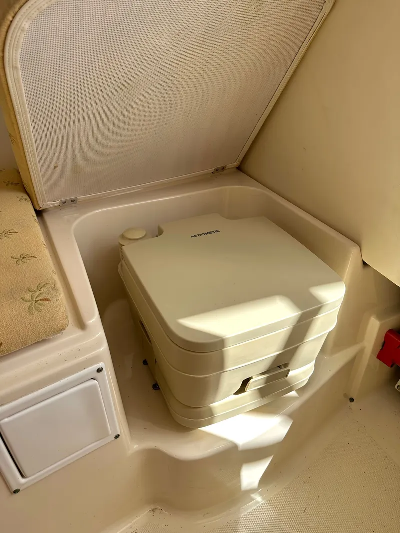 Slide: The Image of Wellcraft 232 Coastal 2006 - 10