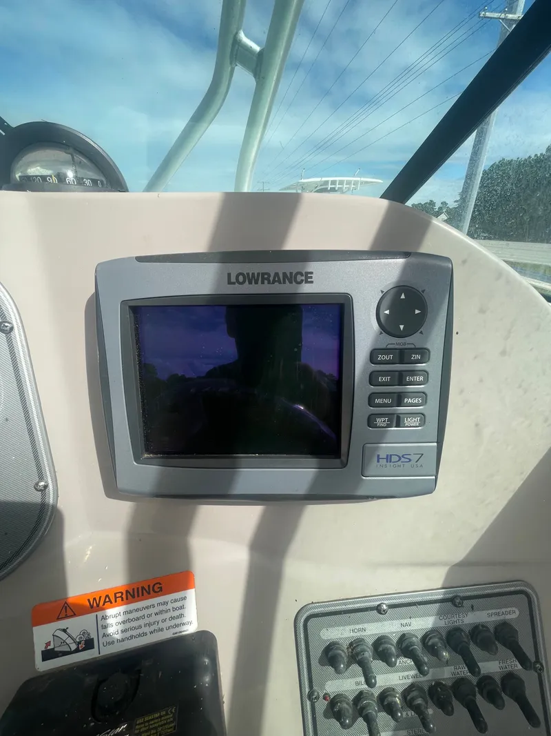 Slide: The Image of Wellcraft 232 Coastal 2006 - 13