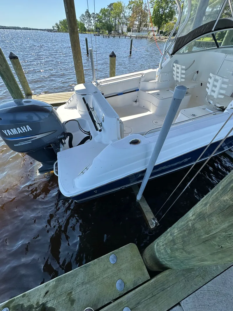 Slide: The Image of Wellcraft 232 Coastal 2006 - 8