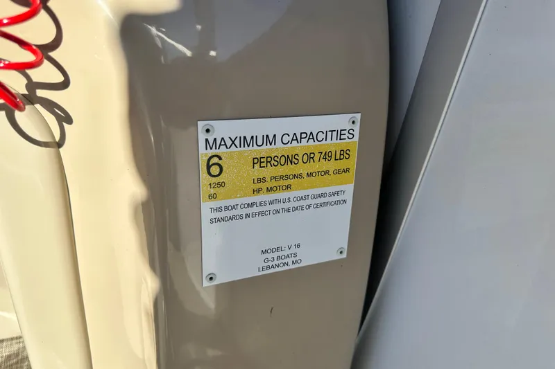 Slide: The Image of Capacity label on 2020 G3 SunCatcher V16 Cruise boat, max 6 people or 749 lbs. - 14