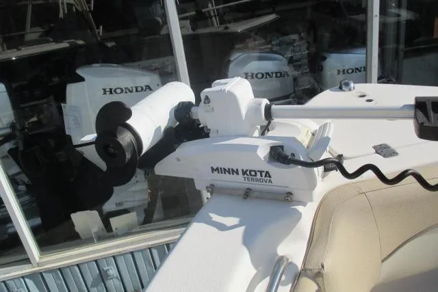Slide: The Image of Minn Kota Terrova trolling motor on 2018 NauticStar 22 XS Offshore boat. - 19