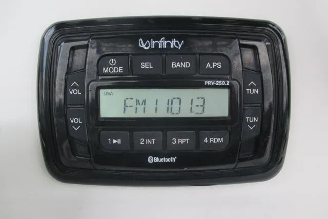 Slide: The Image of Infinity marine stereo system on a 2018 NauticStar 22 XS Offshore boat. - 20