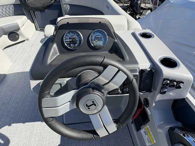 Slide: The Image of Harris Cruiser 210 2026 - 21