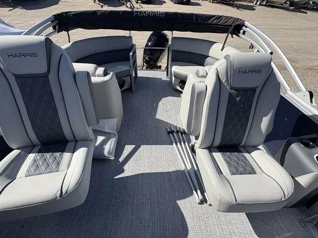 Slide: The Image of Harris Cruiser 210 2026 - 6