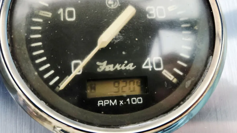 Slide: The Image of Cruisers Yachts 4450 2000 - 24