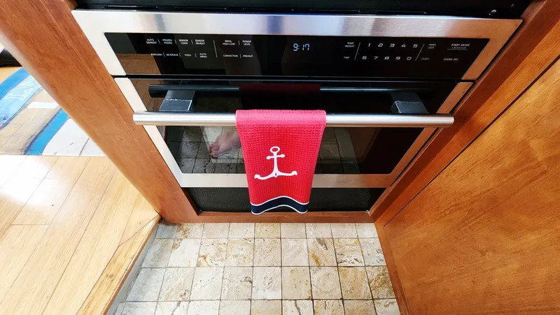 Slide: The Image of Cruisers Yachts 4450 2000 - 35