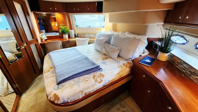 Slide: The Image of Cruisers Yachts 4450 2000 - 53