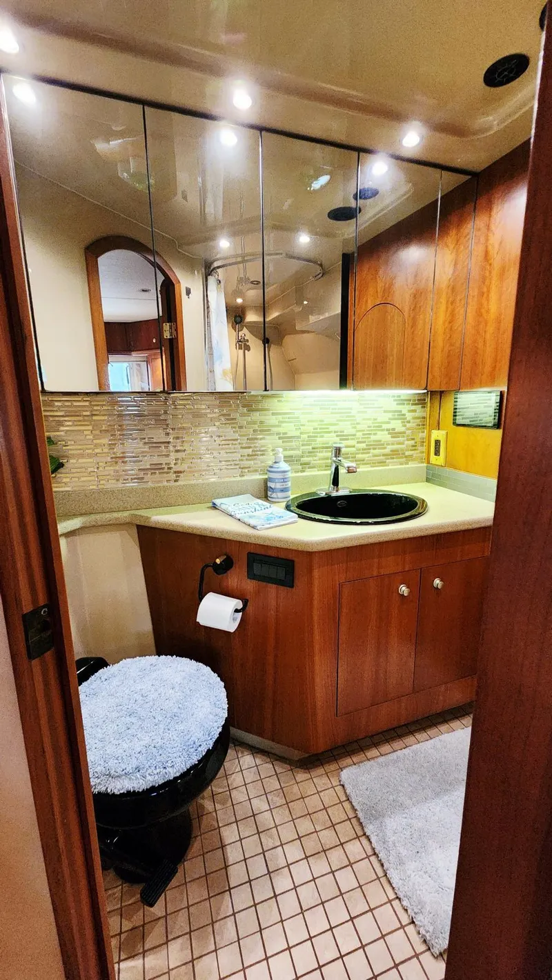 Slide: The Image of Cruisers Yachts 4450 2000 - 57