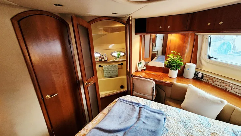 Slide: The Image of Cruisers Yachts 4450 2000 - 59