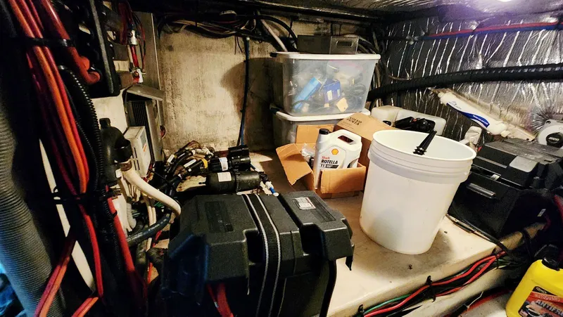 Slide: The Image of Cruisers Yachts 4450 2000 - 67