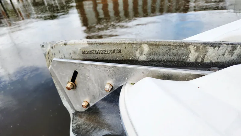 Slide: The Image of Cruisers Yachts 4450 2000 - 8