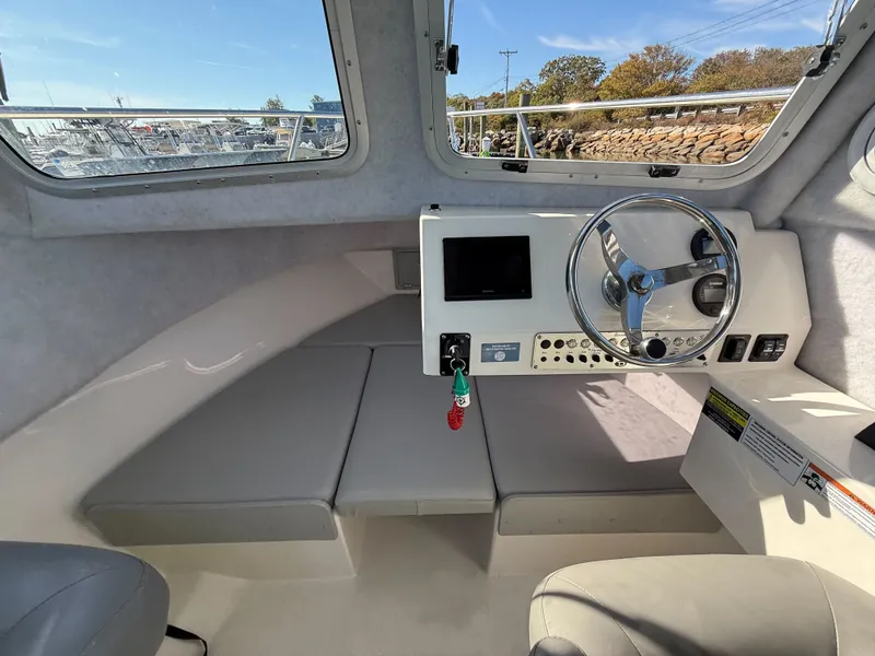 Slide: The Image of Defiance 220 Admiral EX 2024 - 18