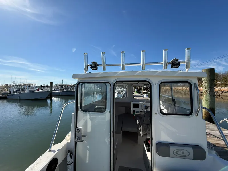 Slide: The Image of Defiance 220 Admiral EX 2024 - 6